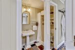 Master Bedroom Bathroom at Rabbit Hill Cottage